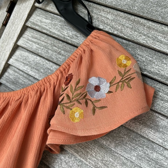 FOREVER 21 Burnt Orange Off the Shoulder Floral Design Crop Top Blouse Medium - Picture 3 of 13